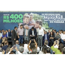 Prefeitos elogiam o Governo do Estado pelo repasse de R$ 455 milhões aos municípios do Paraná